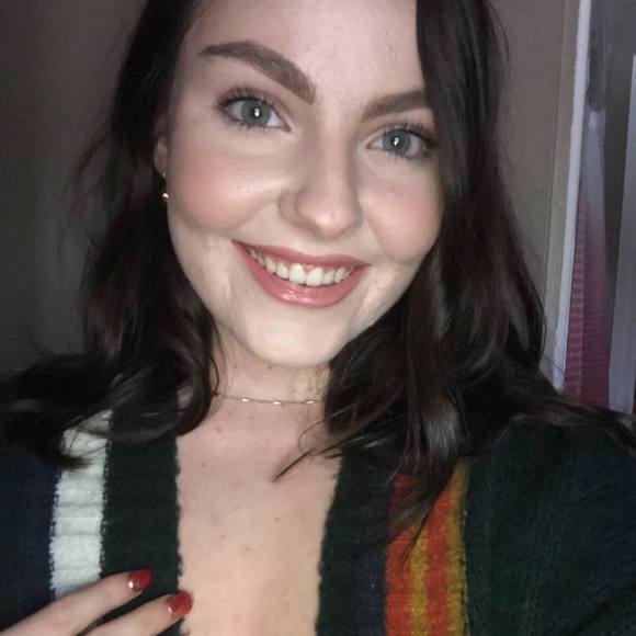 Meet your Posher, Emily - Picture 1 of 1